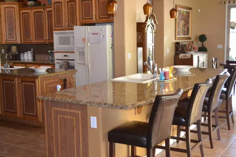 4086 E Carob Dr, Gilbert, AZ 85298 photo 4