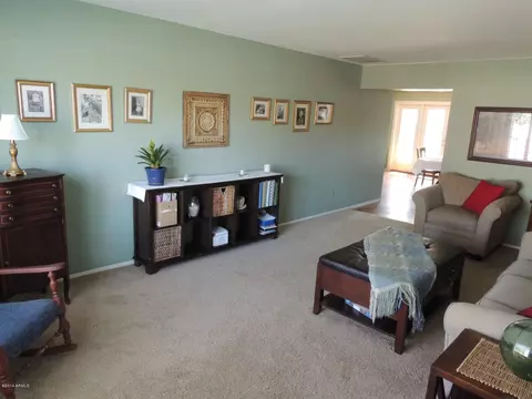 127 E Alameda Dr, Tempe, AZ 85282 photo 2