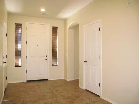 722 E Hummingbird Way, Gilbert, AZ 85297 photo 2