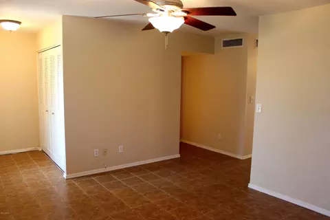 2855 E Fairmount Ave, Phoenix, AZ 85016 photo 3
