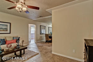 4306 E Avalon Dr, Phoenix, AZ 85018 photo 4