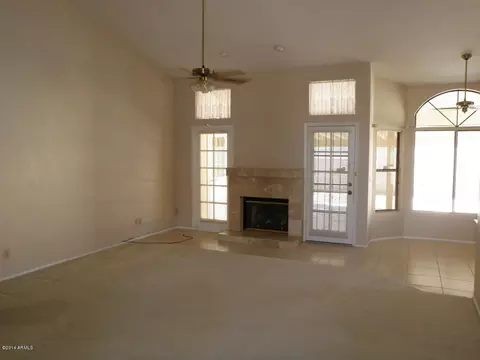 413 E Stonebridge Dr, Gilbert, AZ 85234 photo 2
