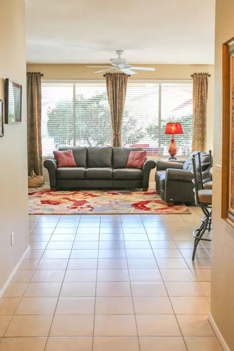 4097 E Carob Dr, Gilbert, AZ 85298 photo 2