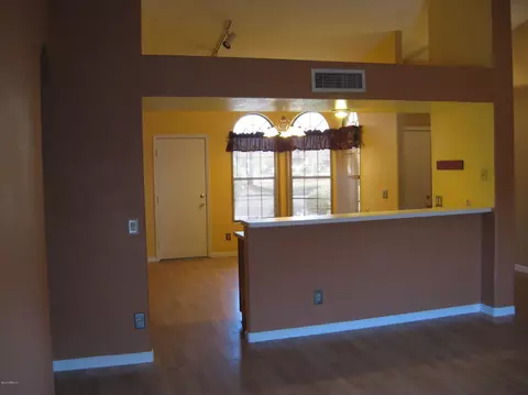 719 W Kyle Ct, Gilbert, AZ 85233 photo 5