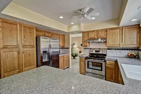 4118 E Windsong Dr, Phoenix, AZ 85048 photo 5