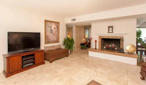 4320 E Piccadilly Rd, Phoenix, AZ 85018 photo 5