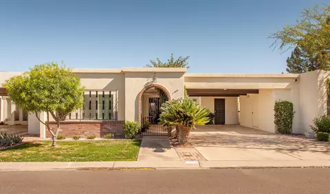 4320 E Piccadilly Rd, Phoenix, AZ 85018 photo 2