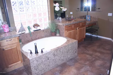 6975 S Magic Ct, Gilbert, AZ 85298 photo 31