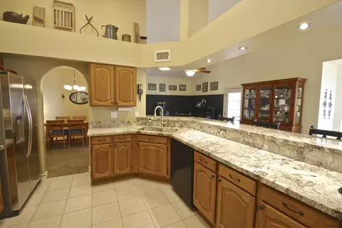 741 E Comstock St, Gilbert, AZ 85296 photo 2
