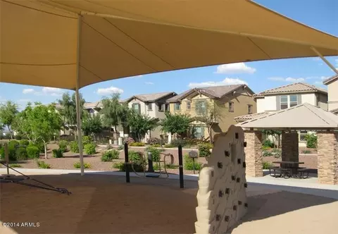 979 S Pheasant Dr, Gilbert, AZ 85296 photo 4