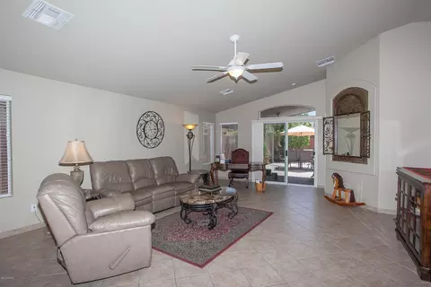 4253 E Wescott Dr, Phoenix, AZ 85050 photo 3