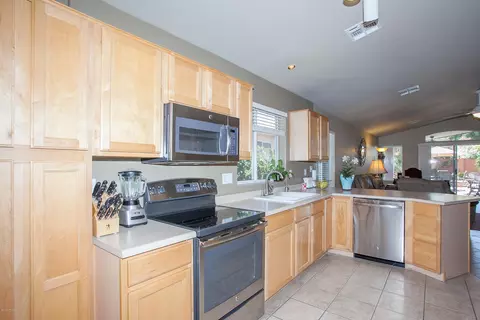 4253 E Wescott Dr, Phoenix, AZ 85050 photo 5