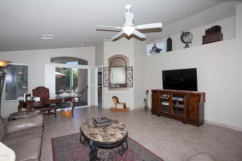 4253 E Wescott Dr, Phoenix, AZ 85050 photo 8