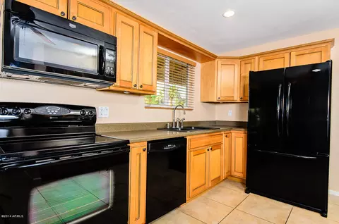 605 E Watson Dr, Tempe, AZ 85283 photo 2