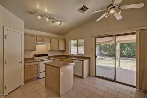 901 E Potter Dr, Phoenix, AZ 85024 photo 10
