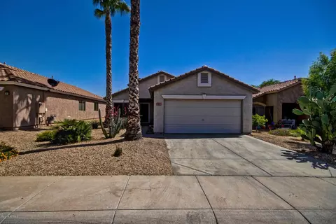 901 E Potter Dr, Phoenix, AZ 85024 photo 2