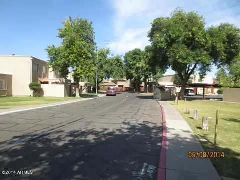 4242 N 68th Dr, Phoenix, AZ 85033 photo 1
