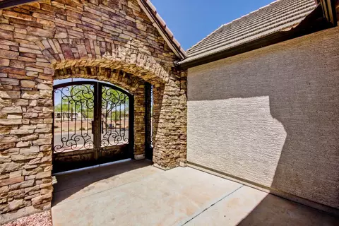 2327 E Grenadine Rd, Phoenix, AZ 85040 photo 6