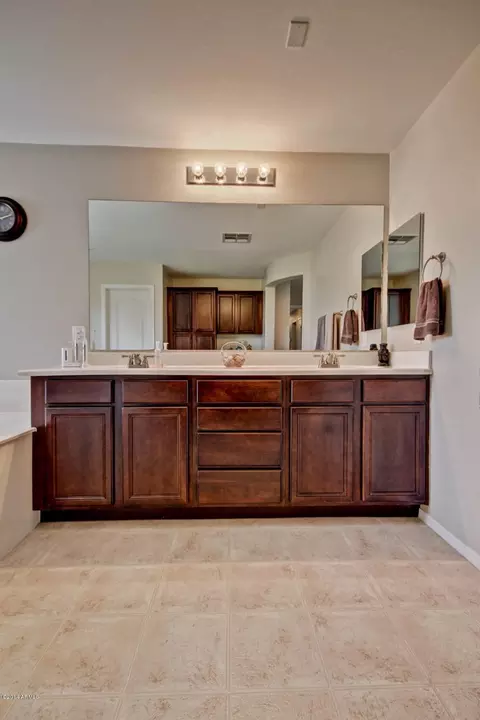 2327 E Grenadine Rd, Phoenix, AZ 85040 photo 48