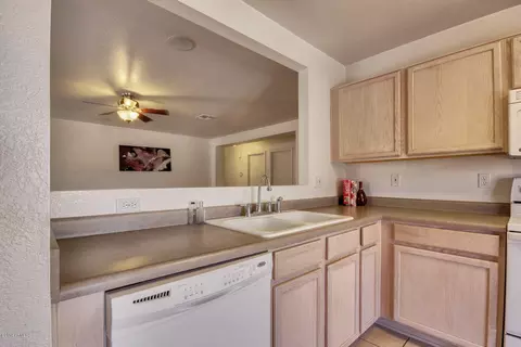 8542 E Desert Ln, Mesa, AZ 85209 photo 9