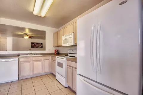 8542 E Desert Ln, Mesa, AZ 85209 photo 11