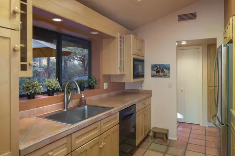 235 E Ridge Rd, Sedona, AZ 86336 photo 8