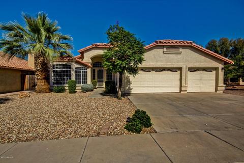 311 S Cobblestone Dr, Gilbert, AZ 85296 photo 2