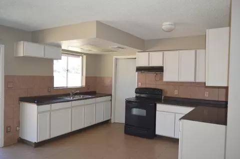 3121 N 79th Ave, Phoenix, AZ 85033 photo 2