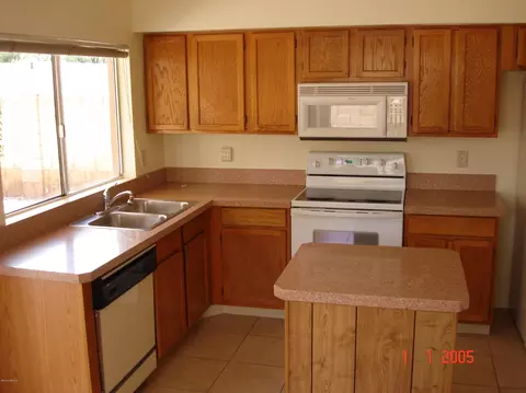 4339 E Vaughn Dr, Phoenix, AZ 85044 photo 3
