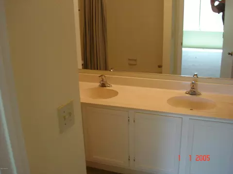 4339 E Vaughn Dr, Phoenix, AZ 85044 photo 6