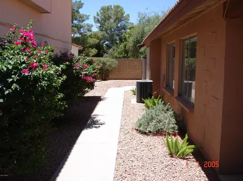 4339 E Vaughn Dr, Phoenix, AZ 85044 photo 8