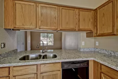 1703 E Amber Ln, Gilbert, AZ 85296 photo 10