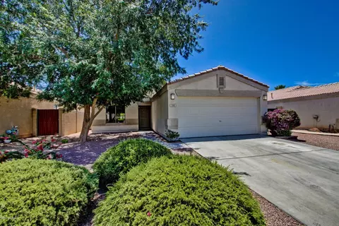 1703 E Amber Ln, Gilbert, AZ 85296 photo 1