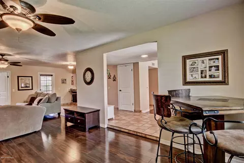 643 E Kael Cir, Mesa, AZ 85203 photo 9