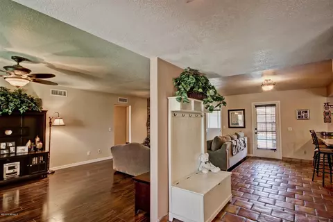 643 E Kael Cir, Mesa, AZ 85203 photo 4