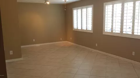 3951 E Becker Ln, Phoenix, AZ 85028 photo 4