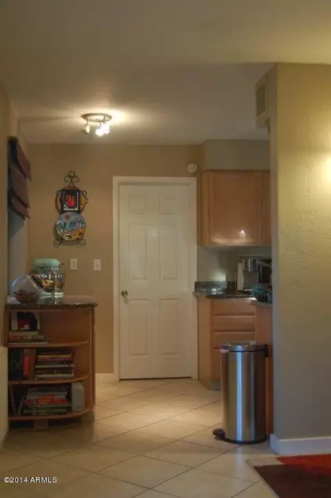 3951 E Becker Ln, Phoenix, AZ 85028 photo 8