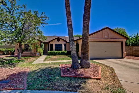 17813 N 1st Dr, Phoenix, AZ 85023 photo 1