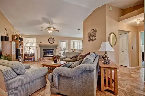 17813 N 1st Dr, Phoenix, AZ 85023 photo 4