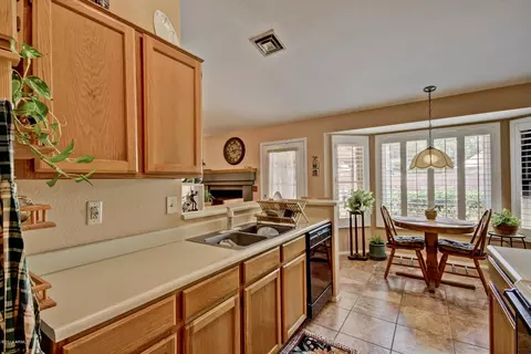 17813 N 1st Dr, Phoenix, AZ 85023 photo 12