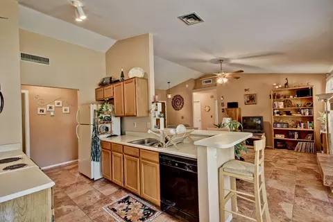 17813 N 1st Dr, Phoenix, AZ 85023 photo 9