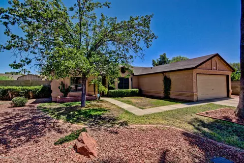 17813 N 1st Dr, Phoenix, AZ 85023 photo 2