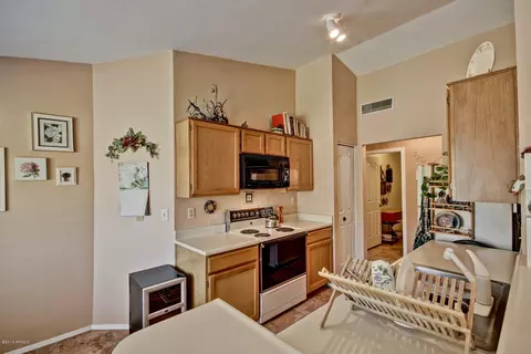 17813 N 1st Dr, Phoenix, AZ 85023 photo 11