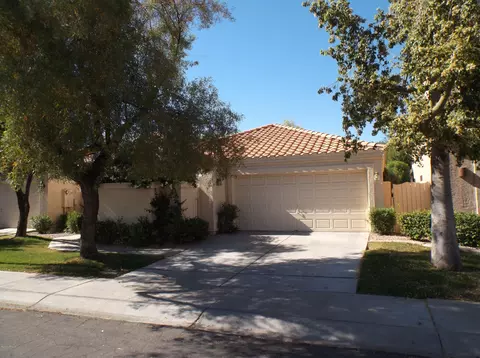 337 E Stonebridge Dr, Gilbert, AZ 85234 photo 2