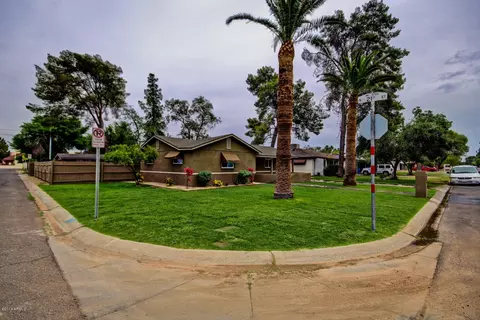 2102 E Weldon Ave, Phoenix, AZ 85016 photo 8