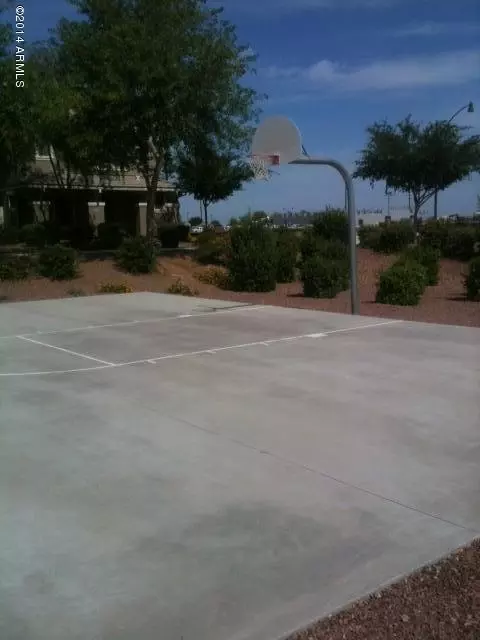 1069 S Deerfield Ln, Gilbert, AZ 85296 photo 1
