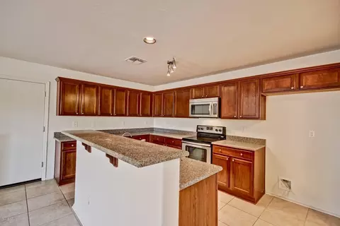 1069 S Deerfield Ln, Gilbert, AZ 85296 photo 14