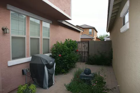 4351 E Selena Dr, Phoenix, AZ 85050 photo 14