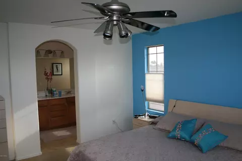 4351 E Selena Dr, Phoenix, AZ 85050 photo 4