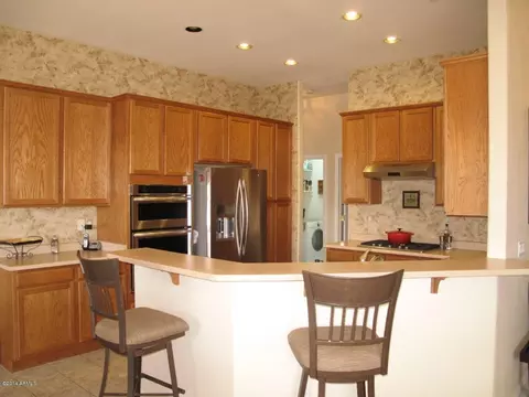 4841 E Williams Dr, Phoenix, AZ 85054 photo 2